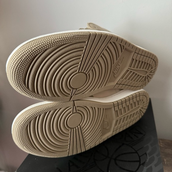 Air Jordan 1 Mid Men’s 11.5 NEW Sneaker Sneakers Shoes - Picture 10 of 10